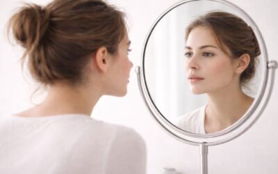El error de decidir una cirugía estética desde el espejo
